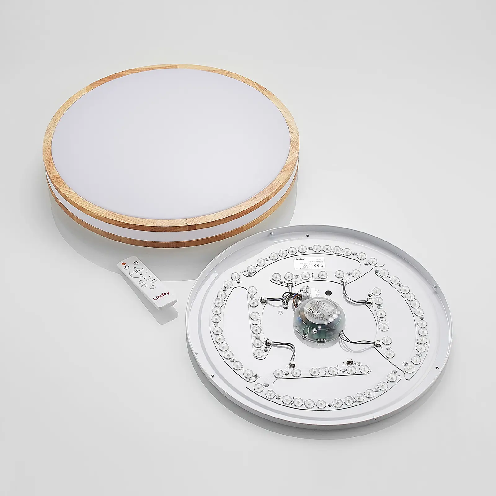 Lindby Emiva LED lubinis šviestuvas, centrinė šviesos juosta