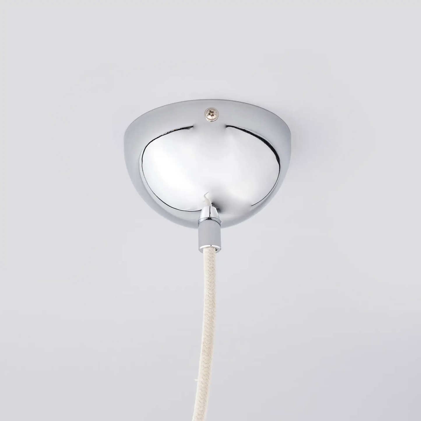 Medinis pakabinamas šviestuvas Trigonon