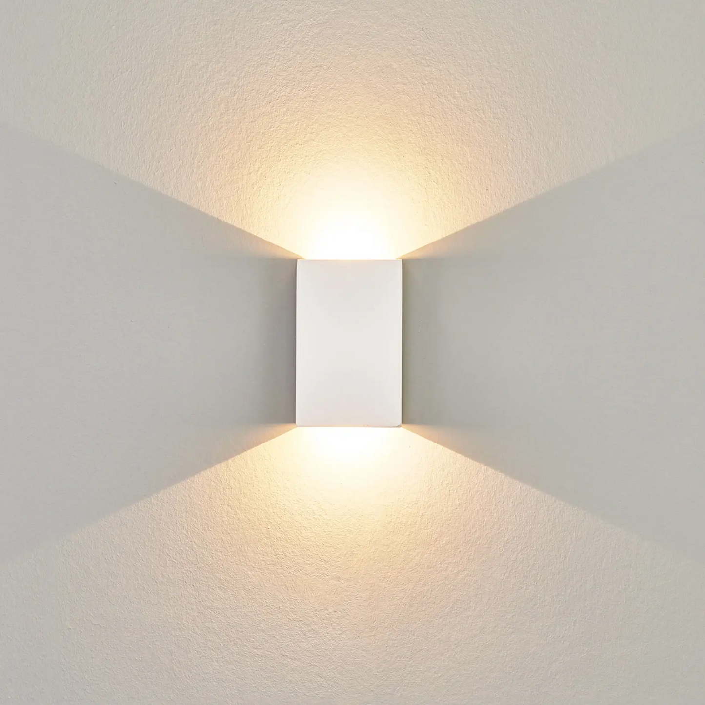 LED sieninis šviestuvas Fabiola iš gipso, aukštis 16 cm