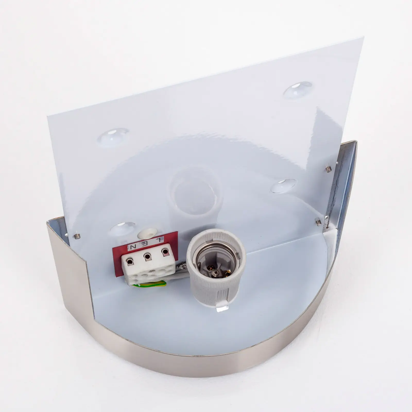 Sieninis šviestuvas Karla su metaliniu elementu plotis 20 cm