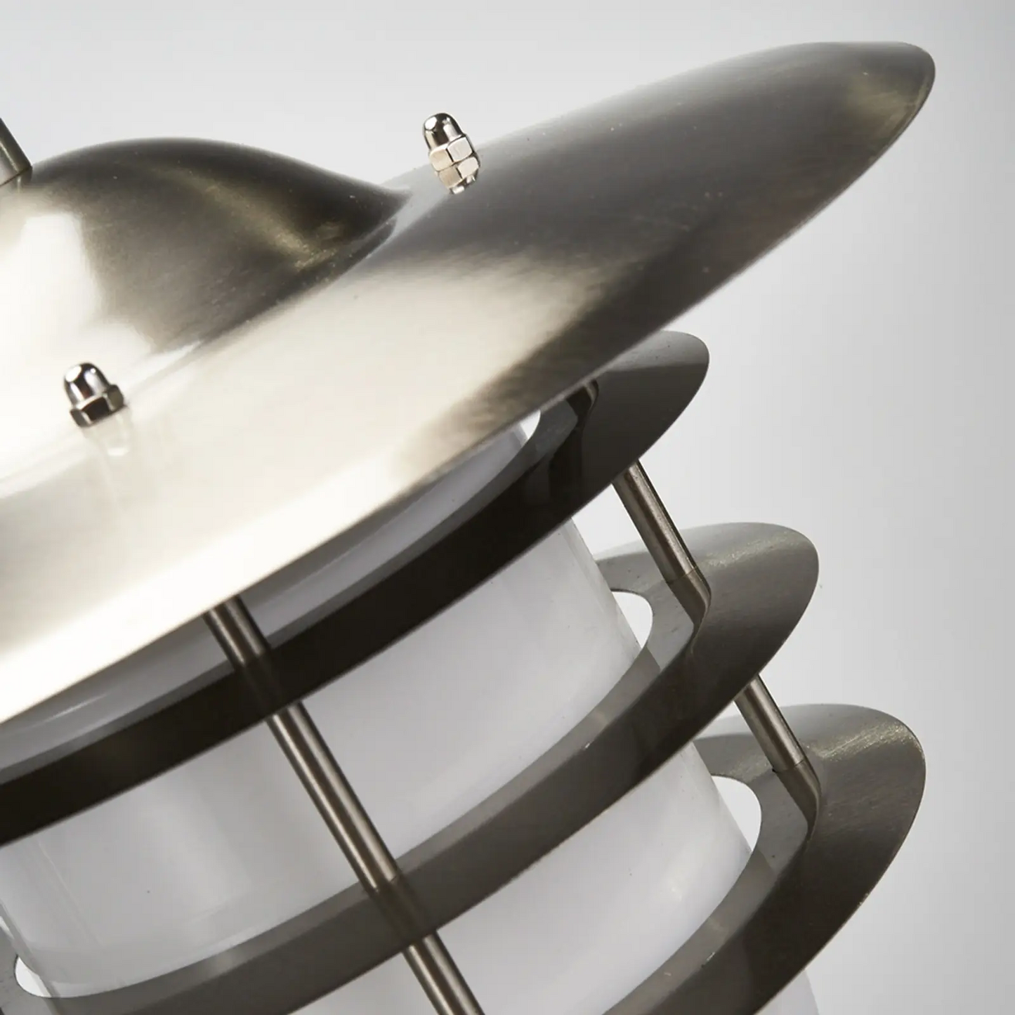 Dviejų lempučių stiebo žibintas Mian pagamintas iš nerūdijančio plieno