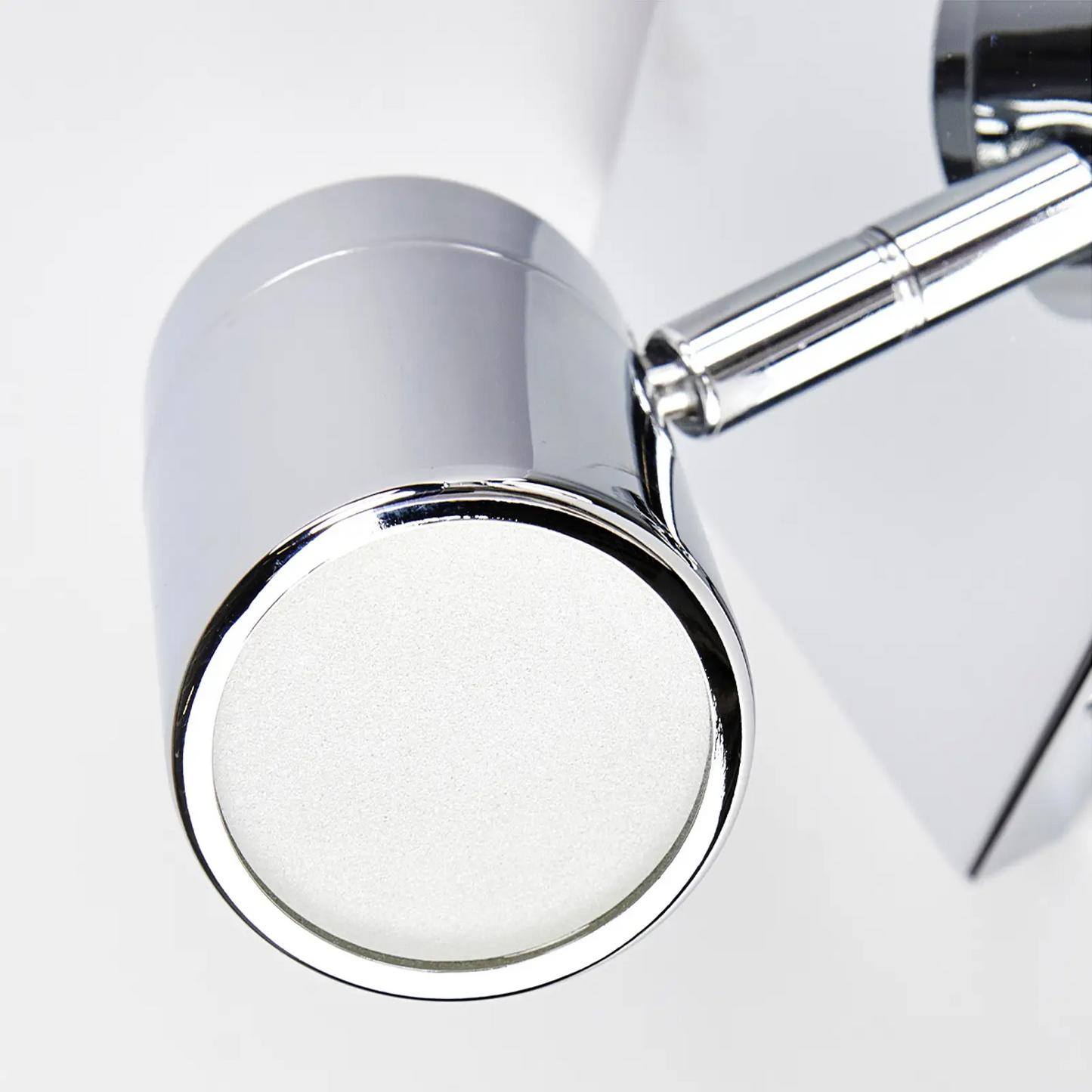 2 fl. Dejan vonios sieninis šviestuvas chromo