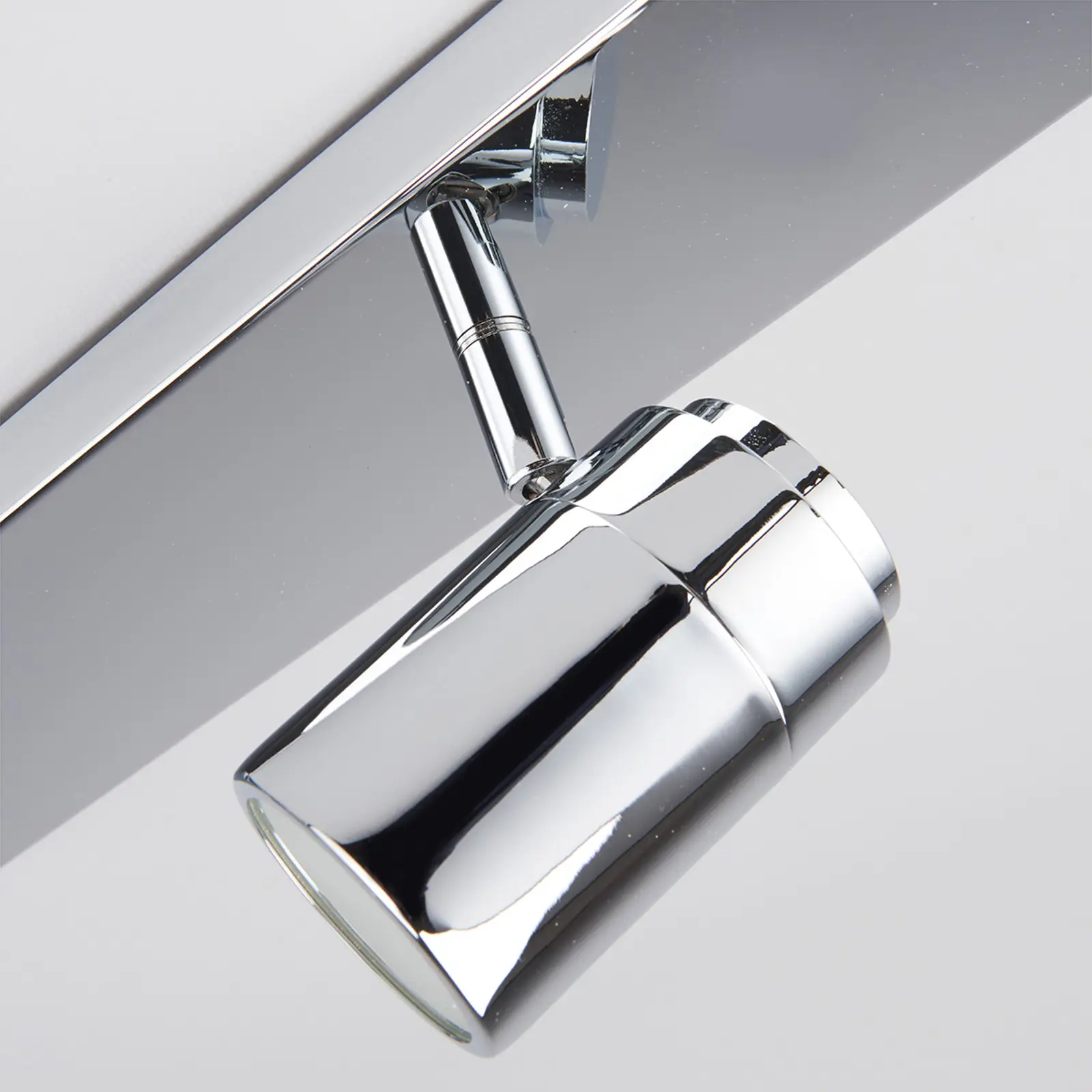 Dejan - 4 lempučių vonios šviestuvas luboms