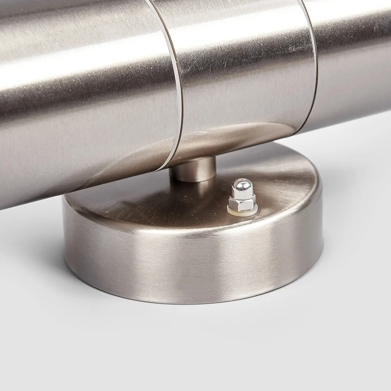 Nerūdijančio plieno lauko sieninis šviestuvas Delina