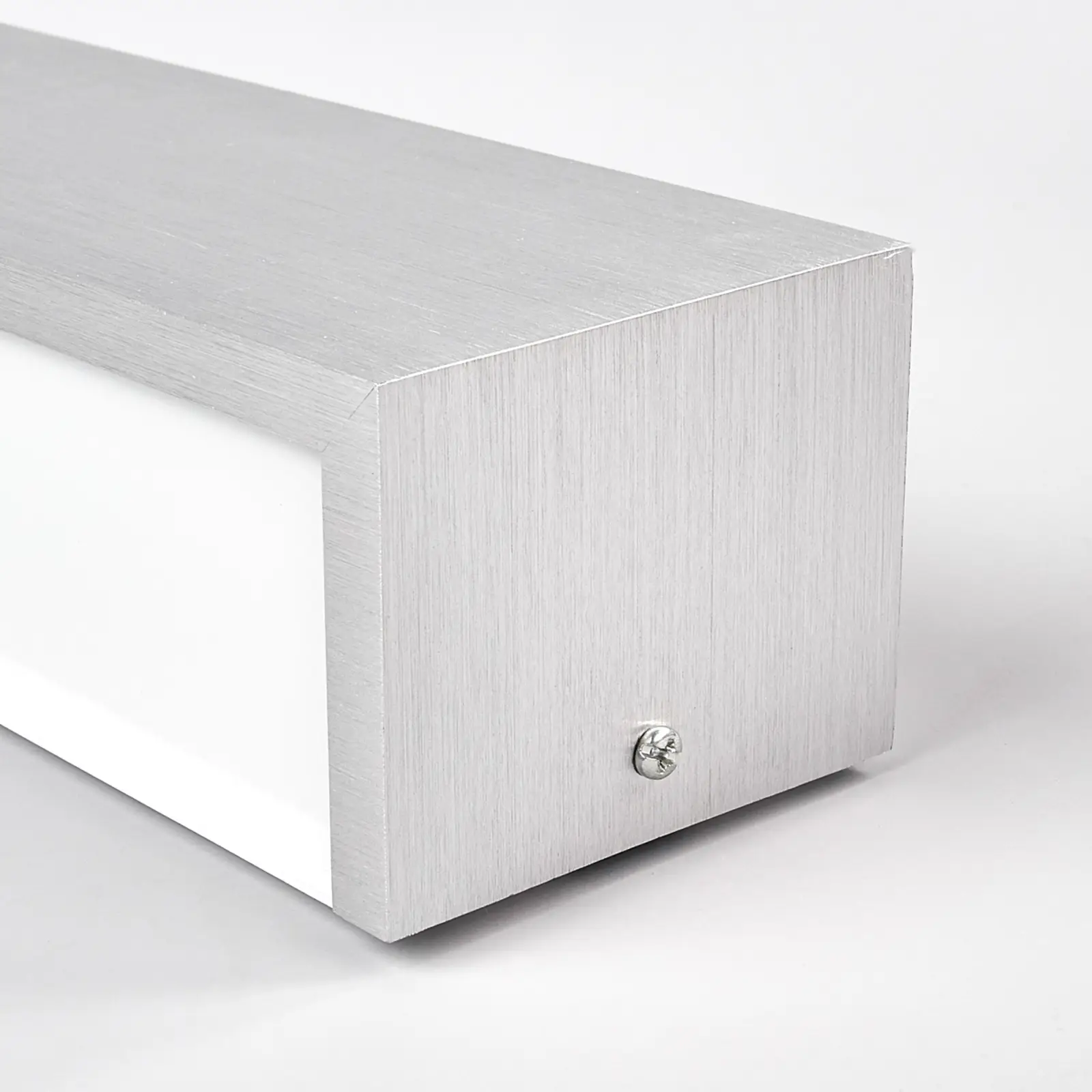 Ranik - aliuminio sieninis šviestuvas su LED