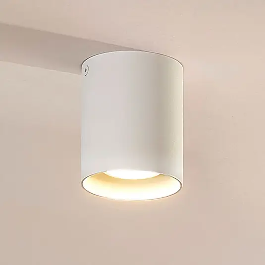 Baltos spalvos Carson ant paviršiaus montuojamas apatinis šviestuvas