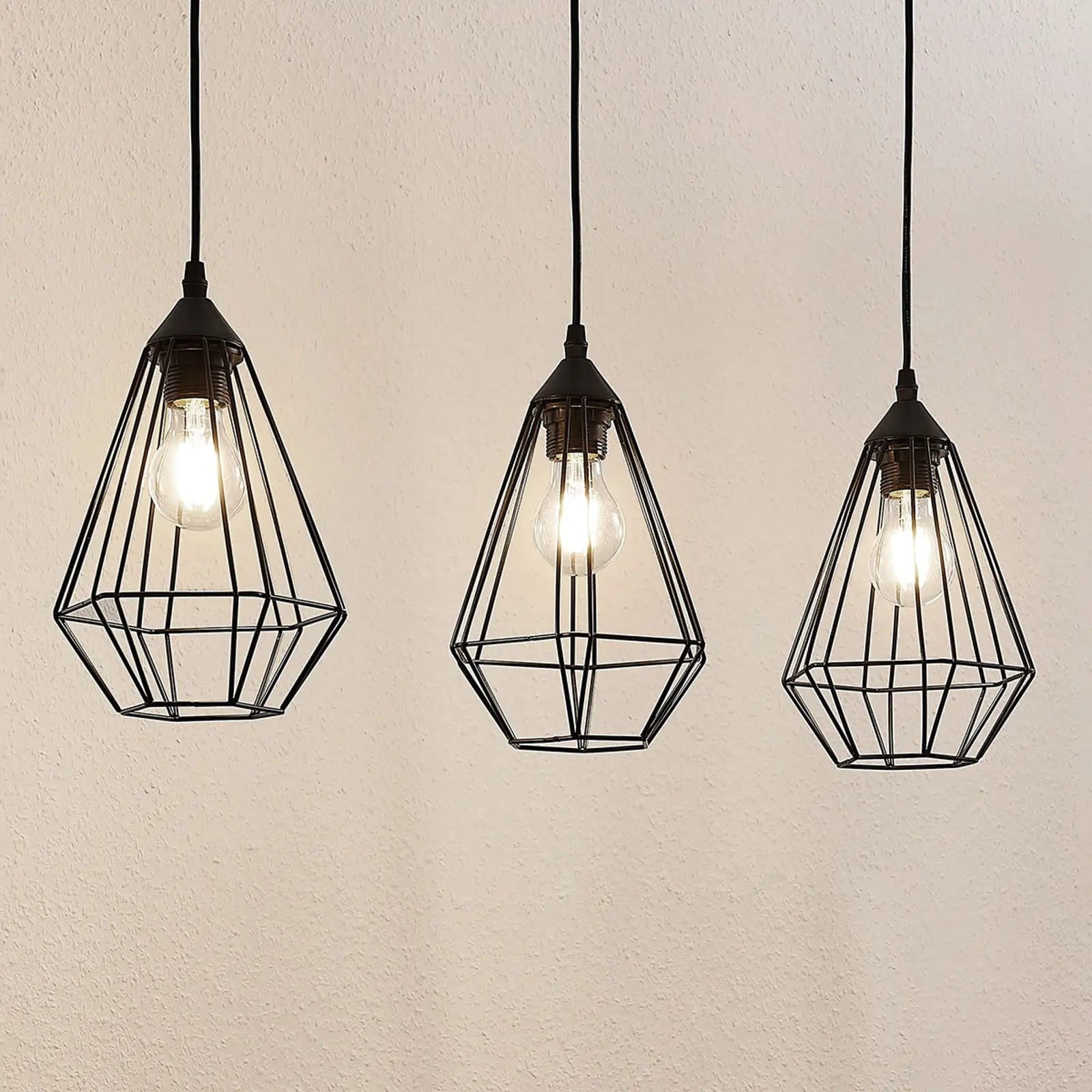 Pakabinamas šviestuvas Elda su narveliais, pailgas, juodas