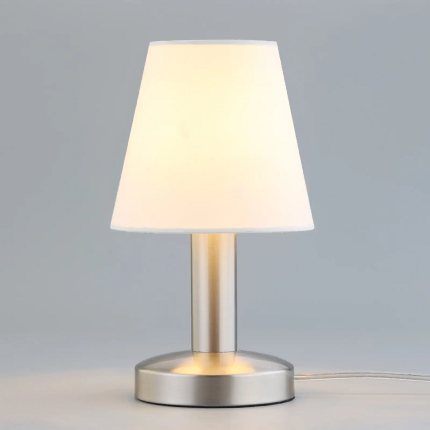 Hanno naktinis šviestuvas su balto audinio gaubtu