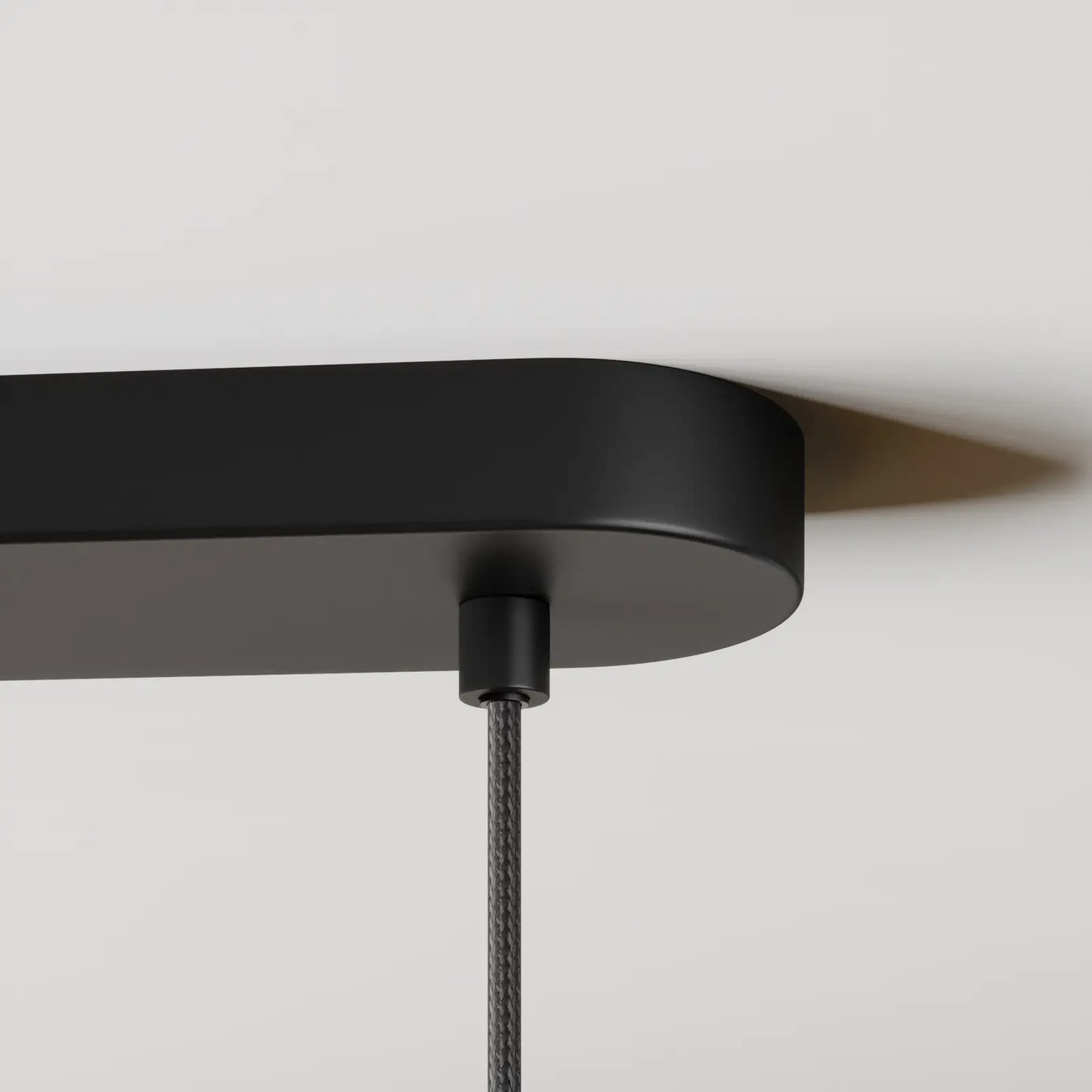 Archchio Arthuria pakabinamas šviestuvas, 4 lempučių. ilgas juodas