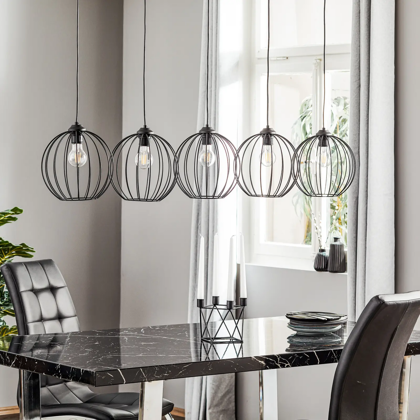 Cumera pakabinamas šviestuvas, ilgas, 5 lempučių