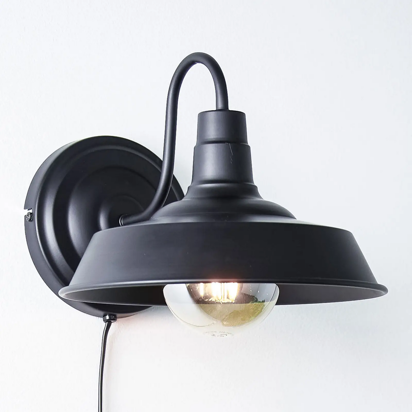 Sieninis šviestuvas GRIMSBY juodas 107907