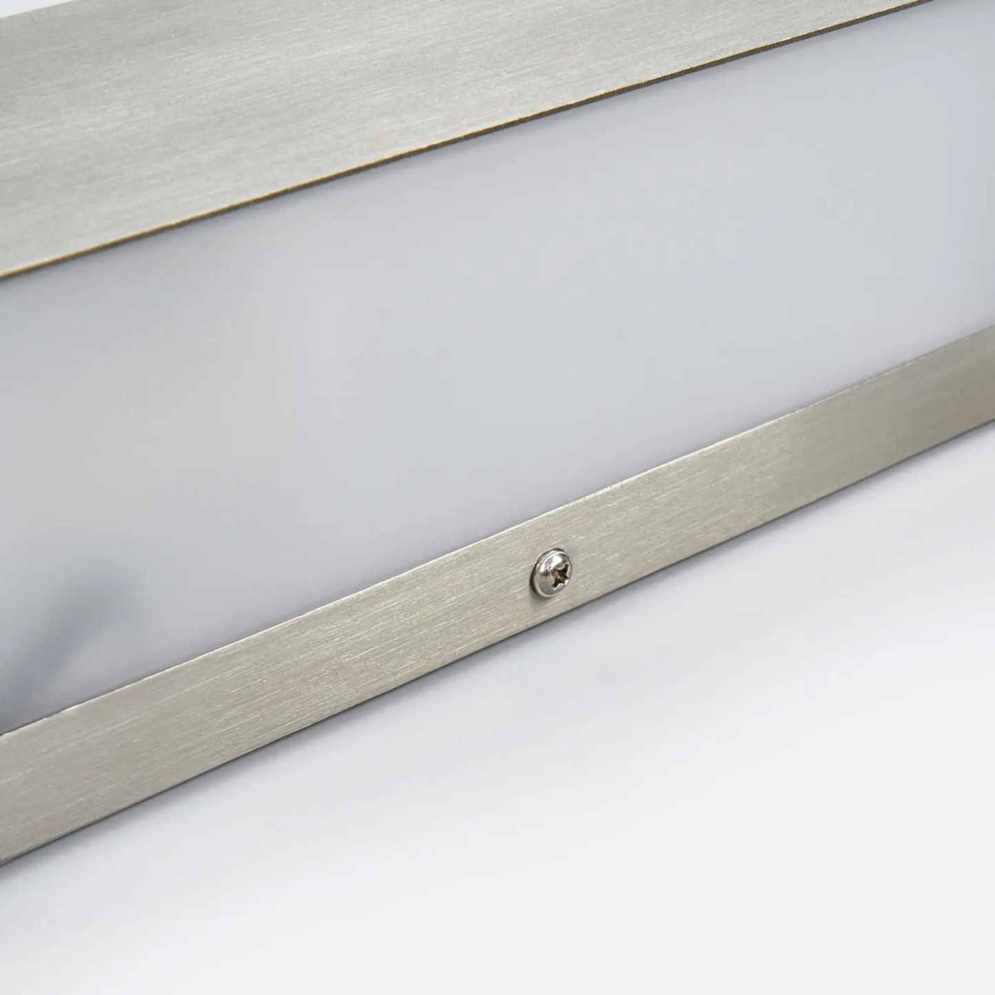 Stačiakampis sieninis šviestuvas Alicja skirtas naudoti lauke