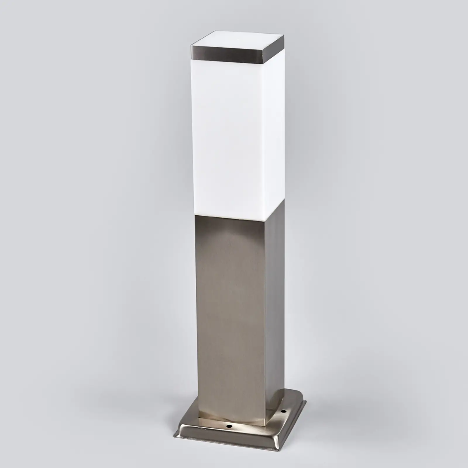 Pjedestalo šviestuvas Lorian pagamintas iš nerūdijančio plieno