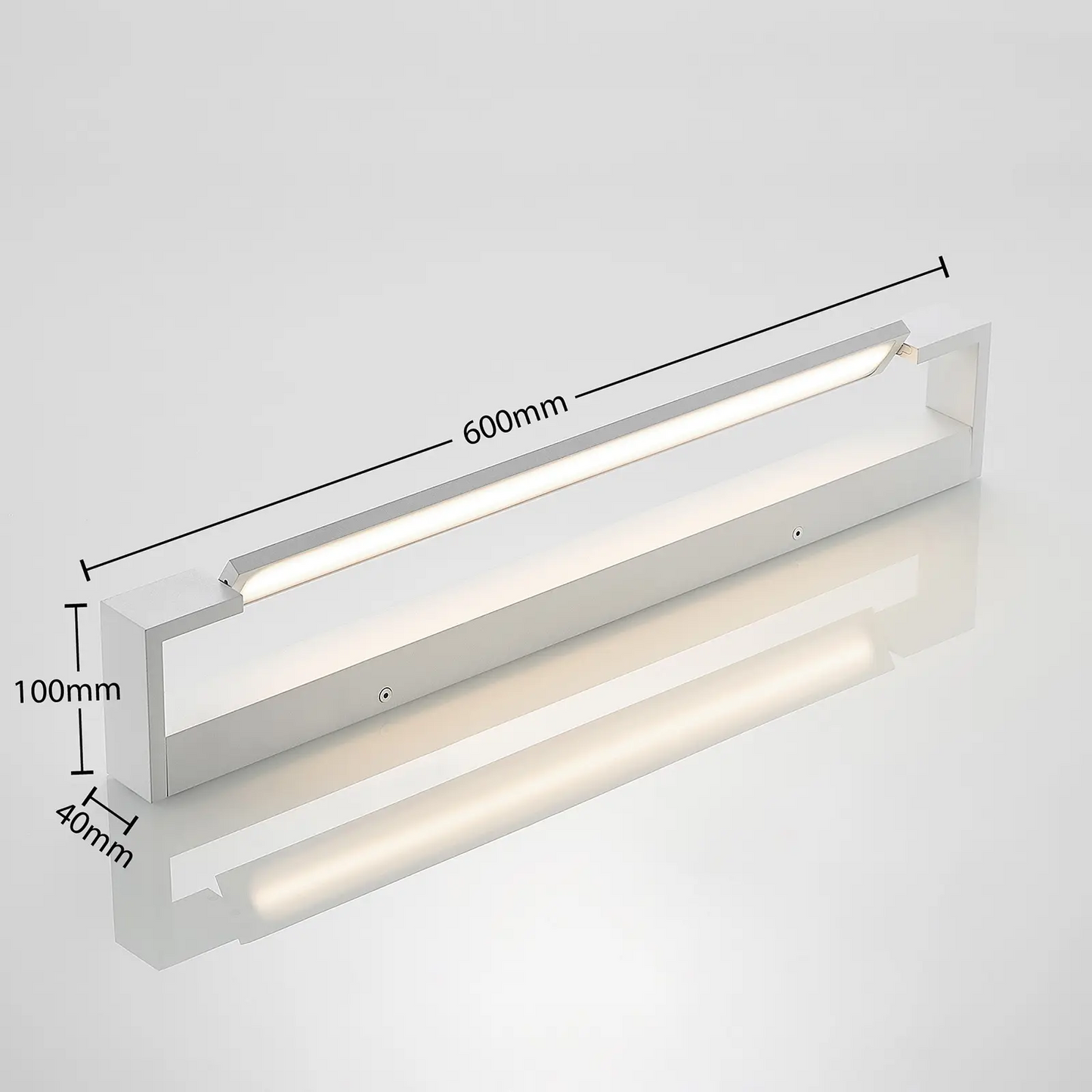 Archchio Jora LED sieninis šviestuvas, IP44, baltas, 60 cm
