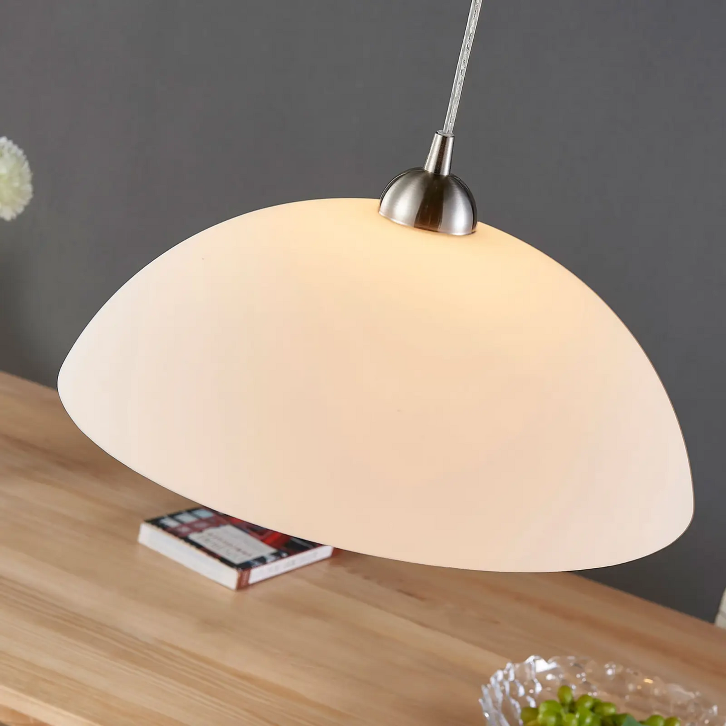 Apvalus stiklinis pakabinamas šviestuvas Valeria virtuvei