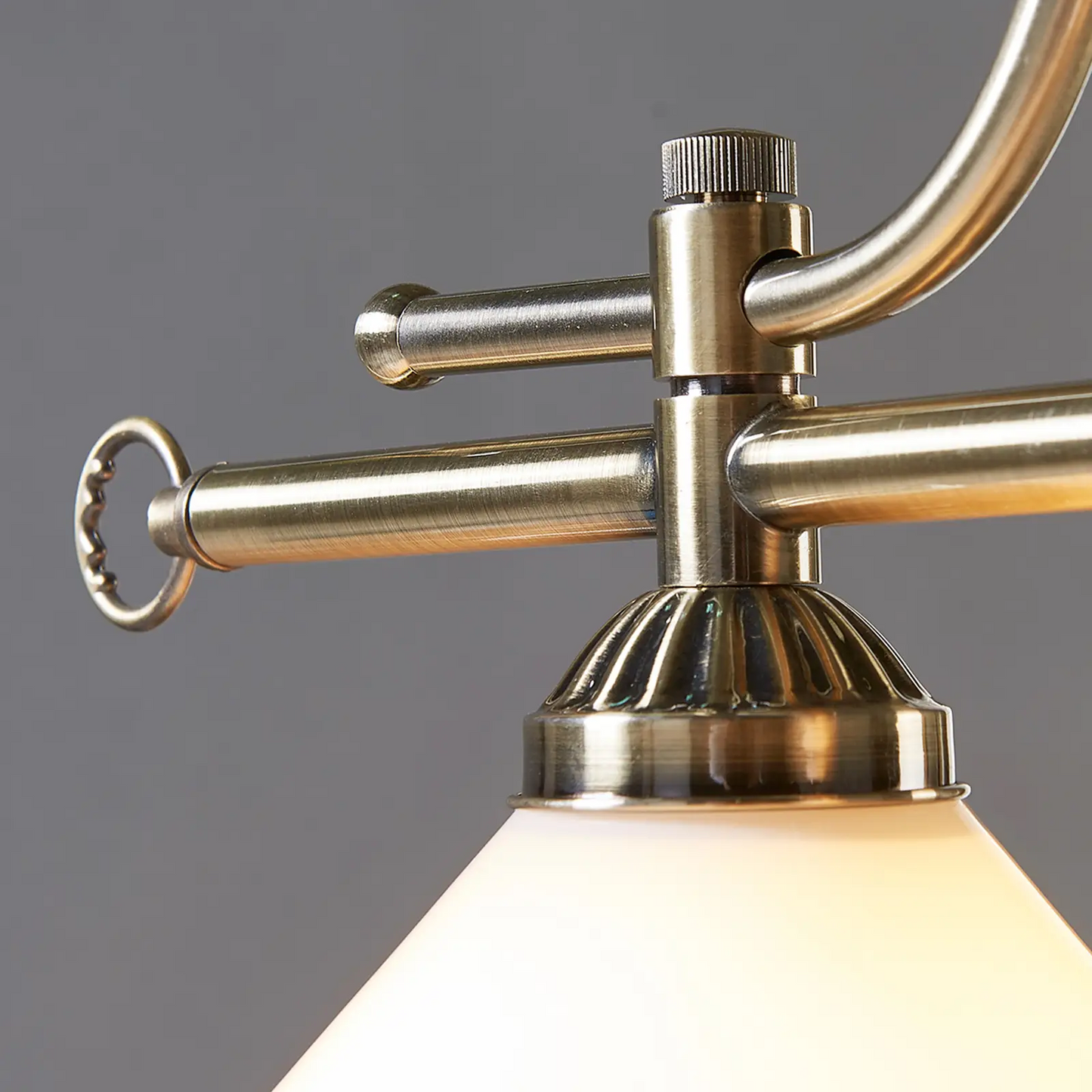 Stiklinis pakabinamas šviestuvas Otis, 2 lemputės