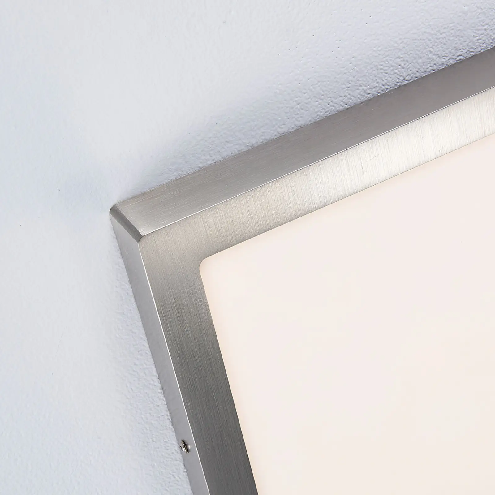 Elice - lubinis šviestuvas su ryškiais šviesos diodais