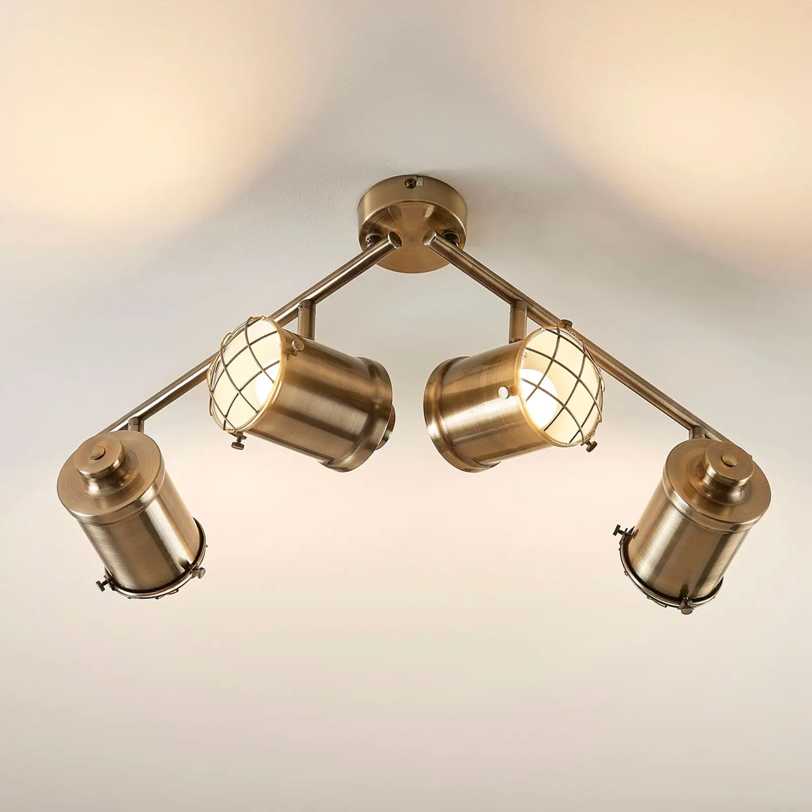 4 lempučių Ebbi LED lubinis šviestuvas, easydim