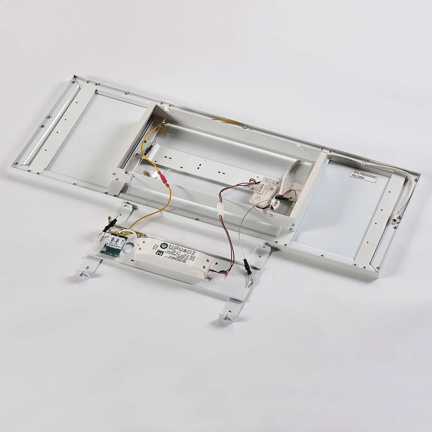 „Arcchio Philia“ LED skydelis, CCT, 80 cm x 29,5 cm