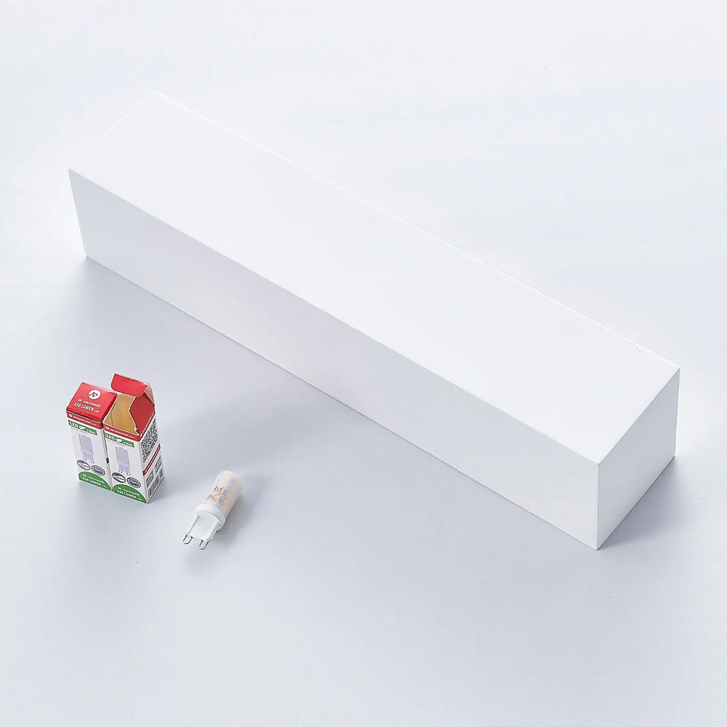 Lindby Santino sieninis šviestuvas balto tinko, 35 cm