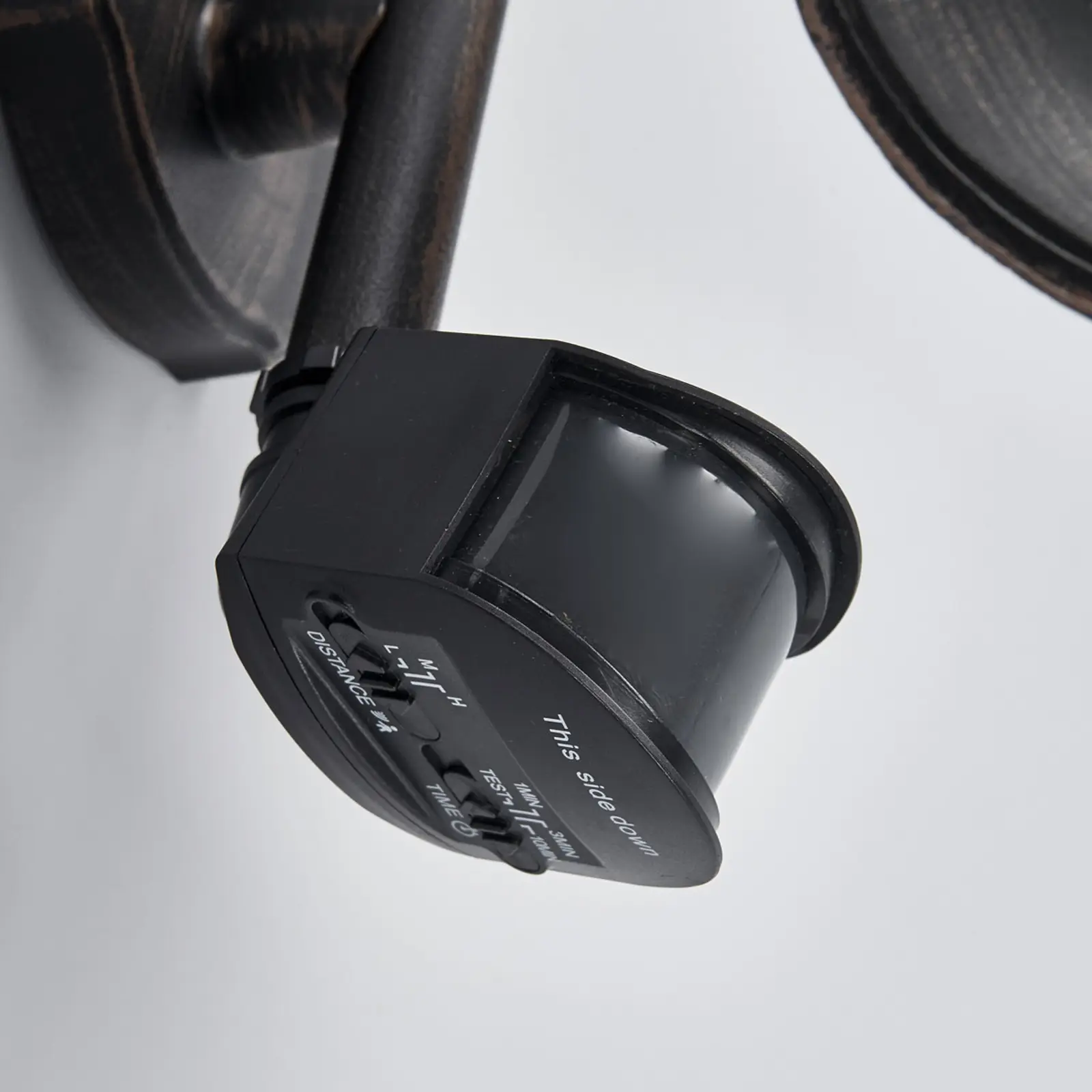 Sieninis lauko šviestuvas Daphne, senovinis juodas, su jutikliu