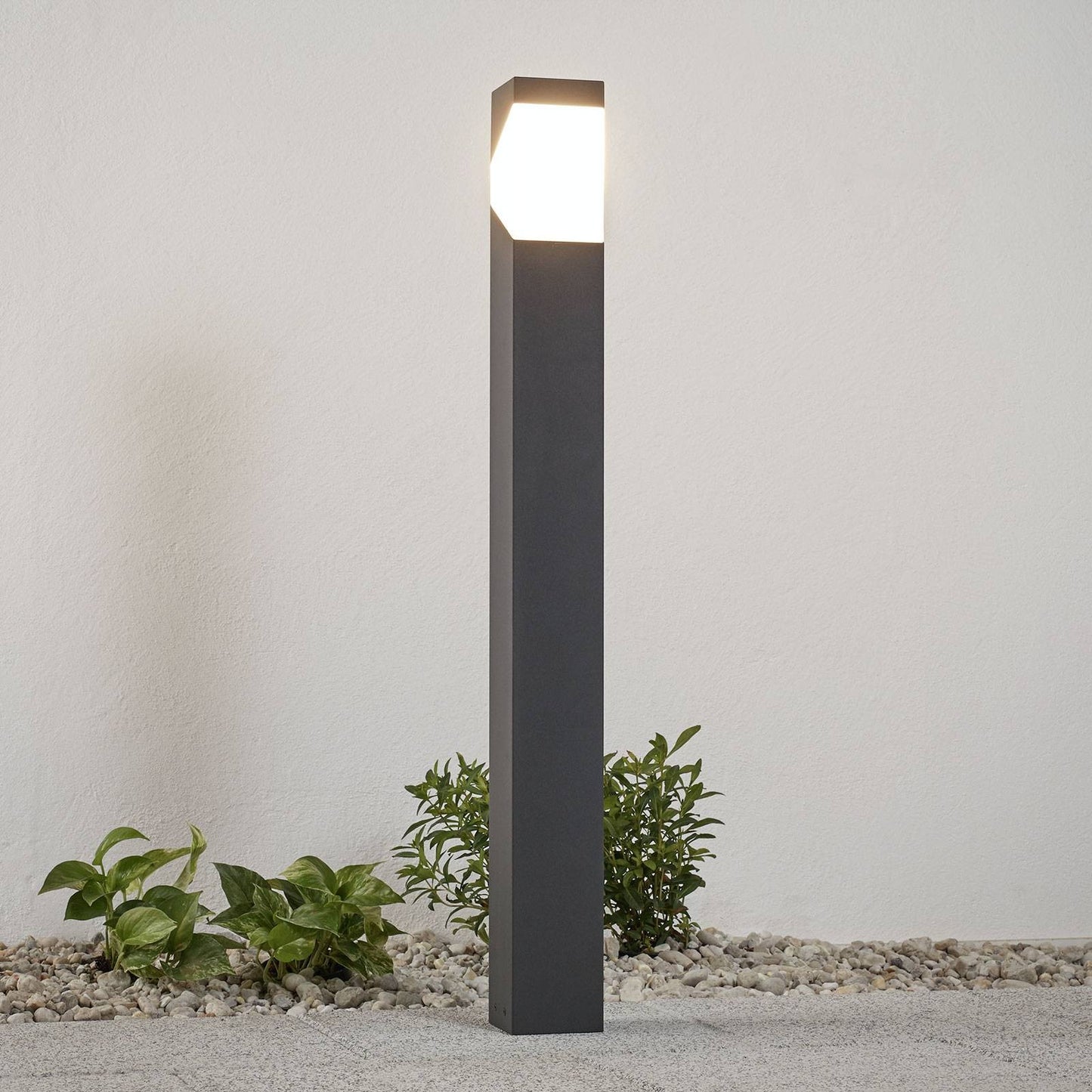 Kelio šviestuvas Kiran pagamintas iš aliuminio