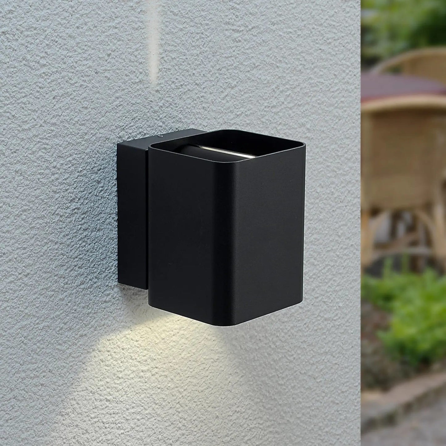 Nikolas LED lauko sieninis šviestuvas su dviguba sija