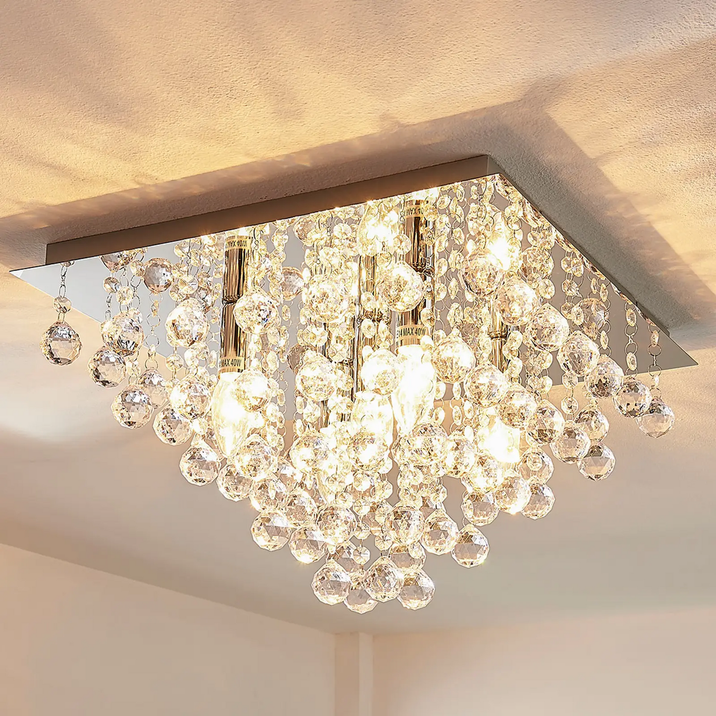 Annica - kvadratinis lubinis šviestuvas su akrilo pakabomis