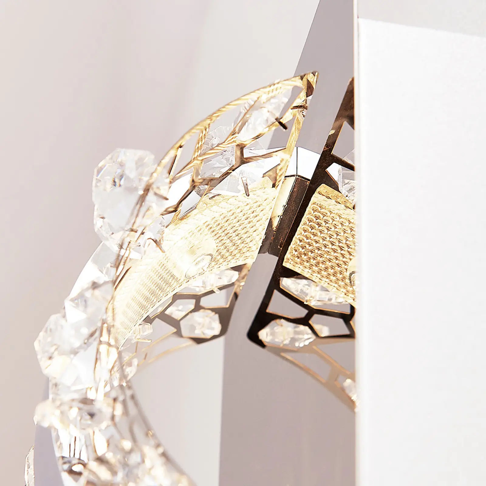 Neelie LED sieninis šviestuvas su stiklo akmenimis, 1 lemputė