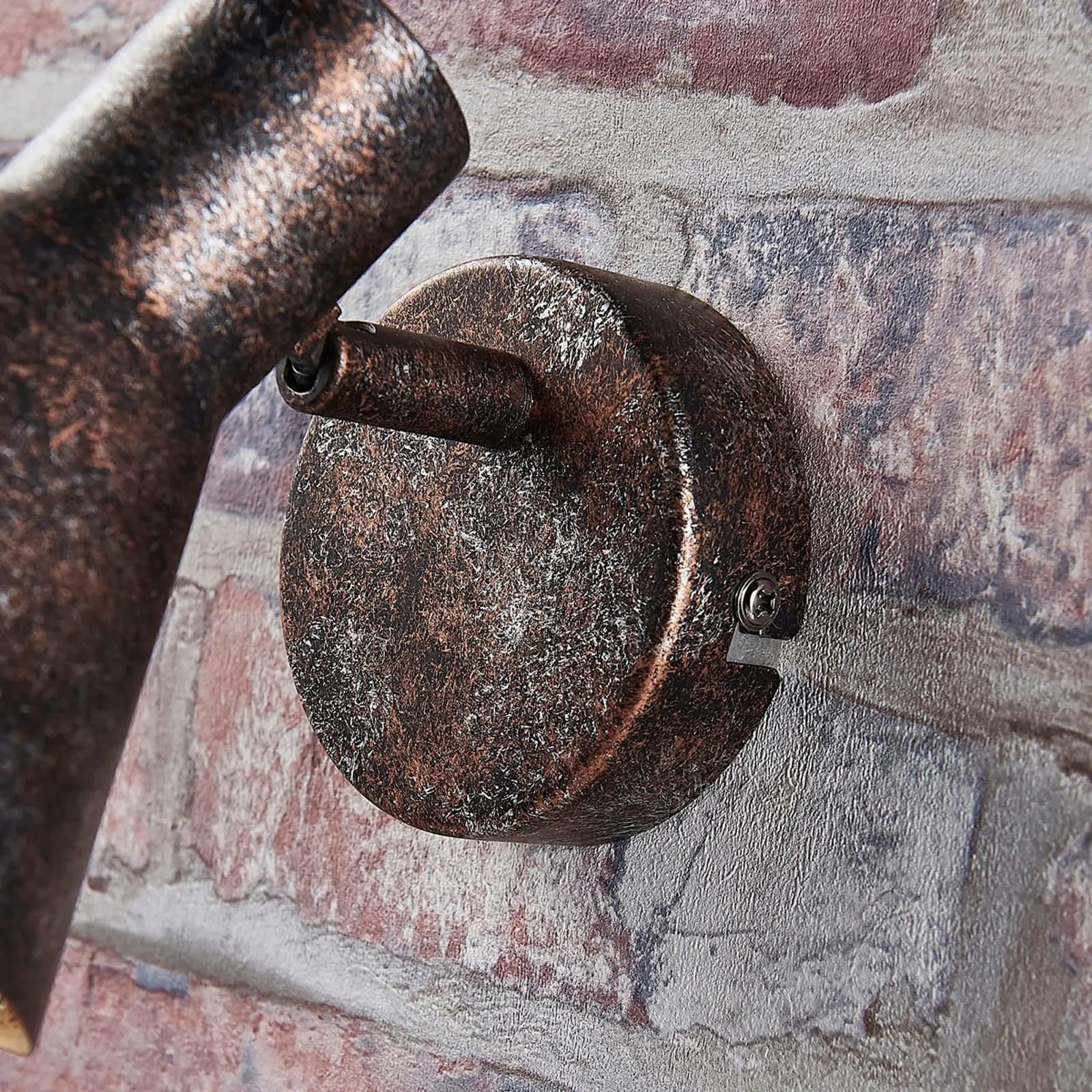 Rūdžių spalvos Zera LED sieninis šviestuvas, aukso spalvos vidus