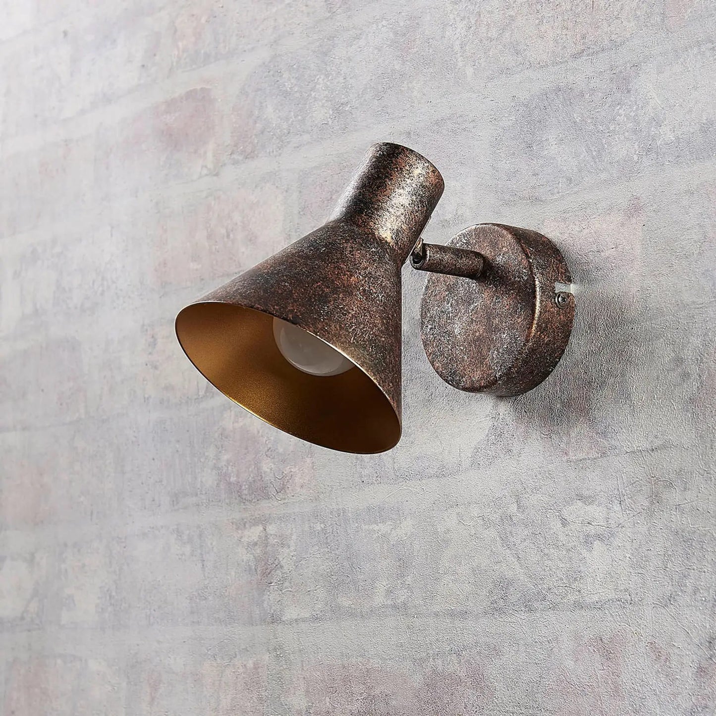 Rūdžių spalvos Zera LED sieninis šviestuvas, aukso spalvos vidus