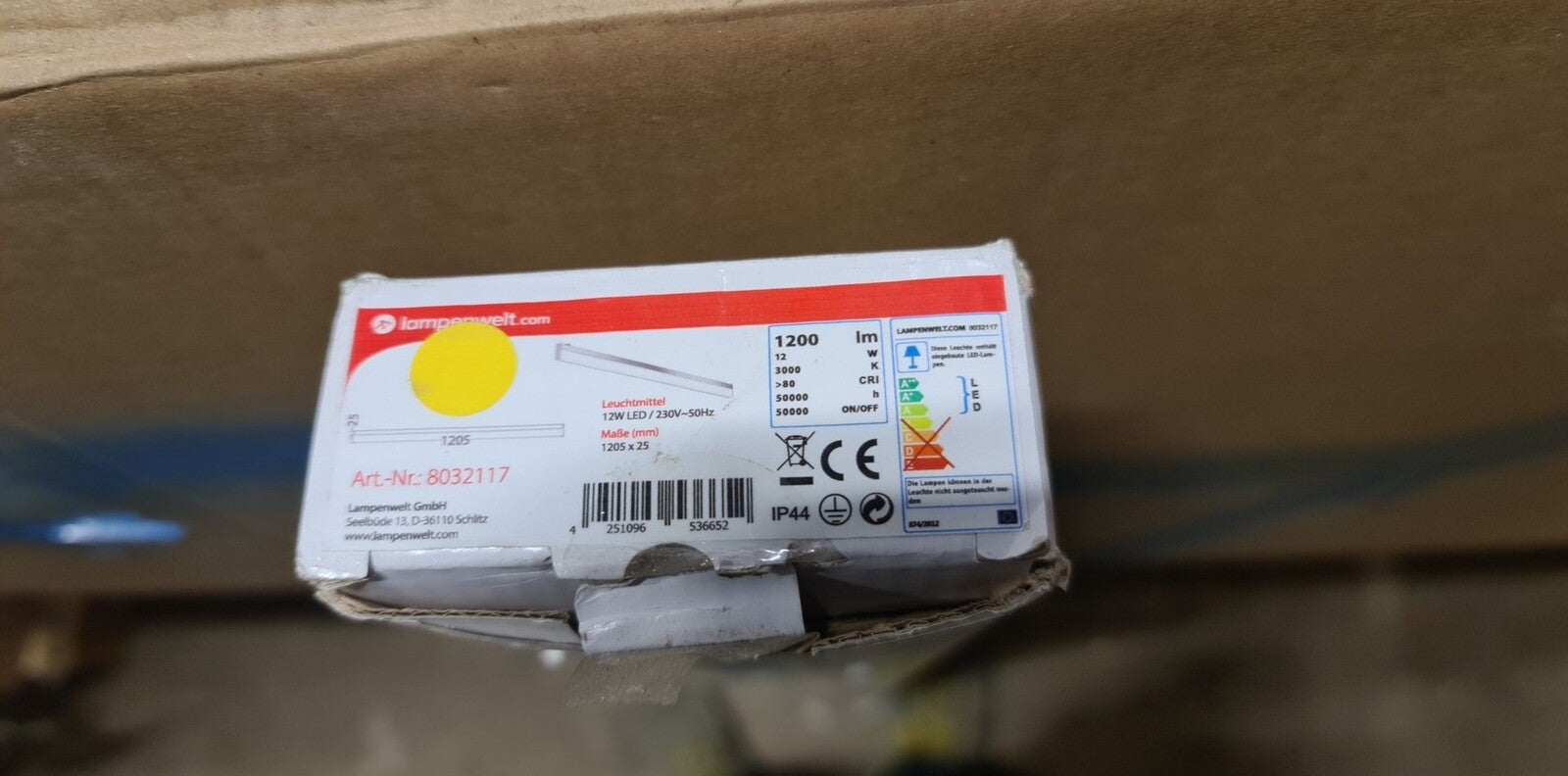 Vonios sieninis šviestuvas Dolores su ryškiais šviesos diodais