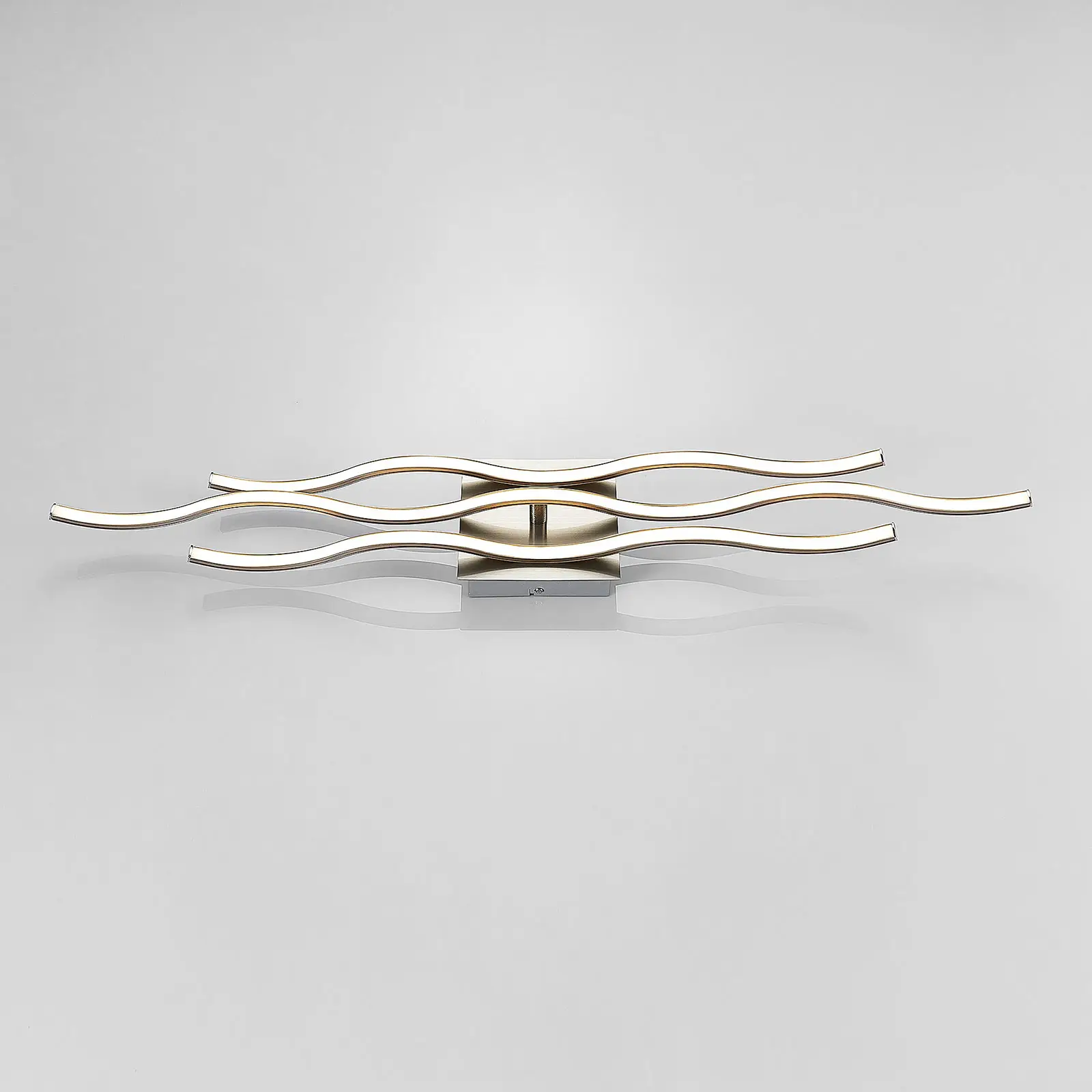 Bangos formos trijų lempučių Safia LED lubų šviestuvas