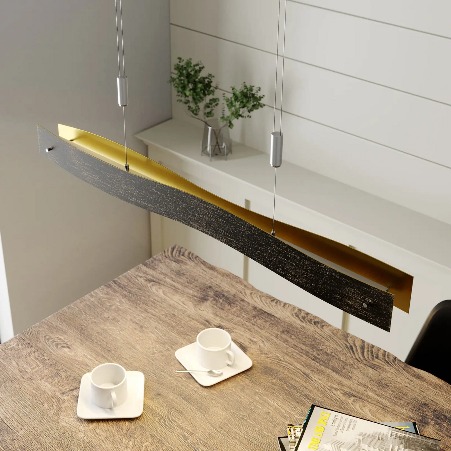 Pritemdomas pakabinamas LED šviestuvas Ebu, juodos ir auksinės spalvos