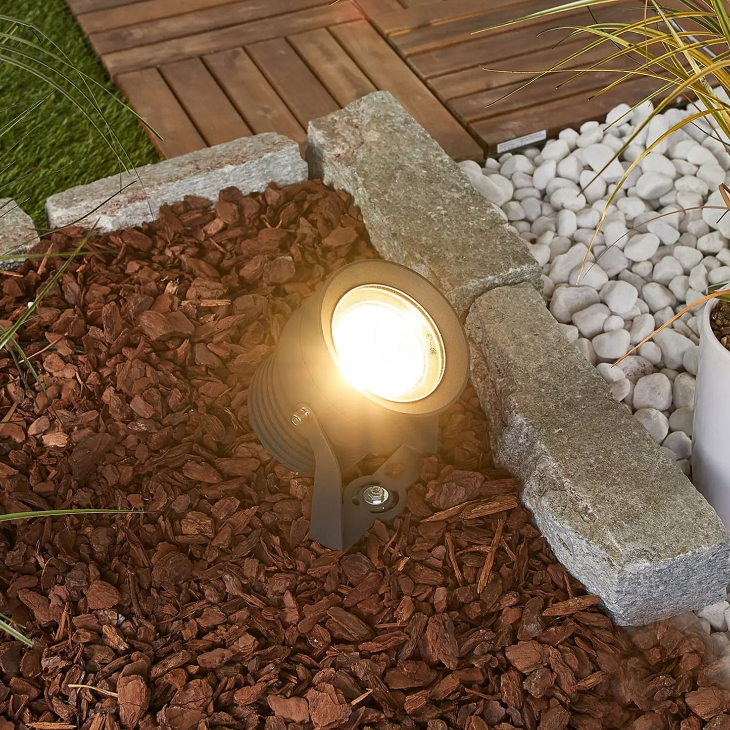 Tamsiai pilkos spalvos LED lauko prožektorius Irina