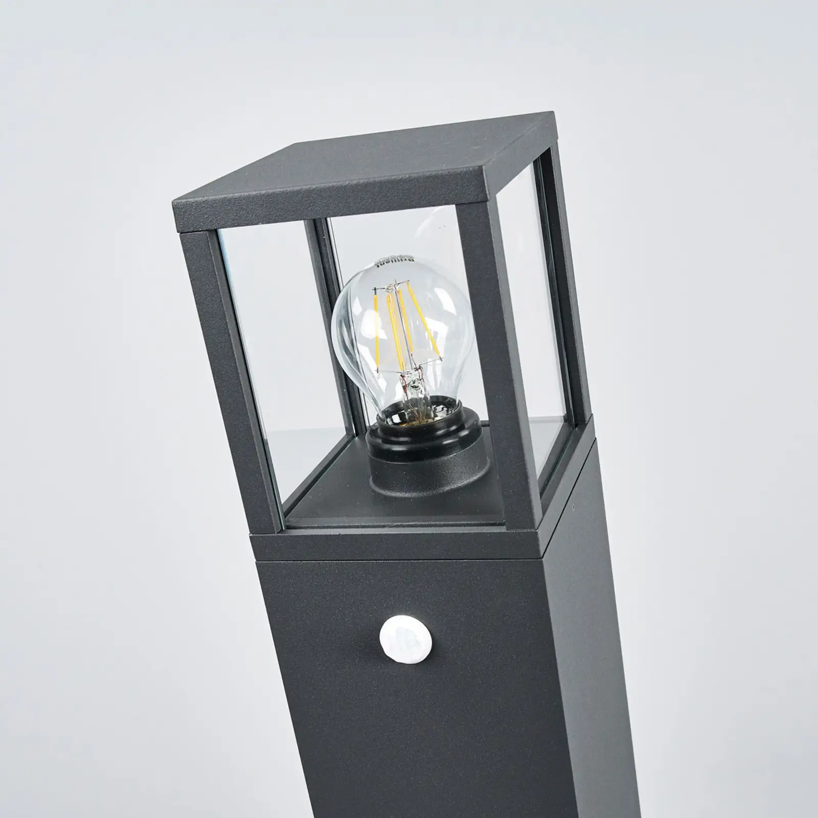 Šviestuvas Klemens su judesio detektoriumi 65 cm