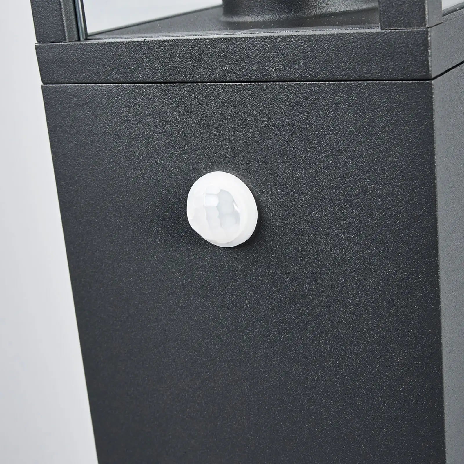 Šviestuvas Klemens su judesio detektoriumi 65 cm