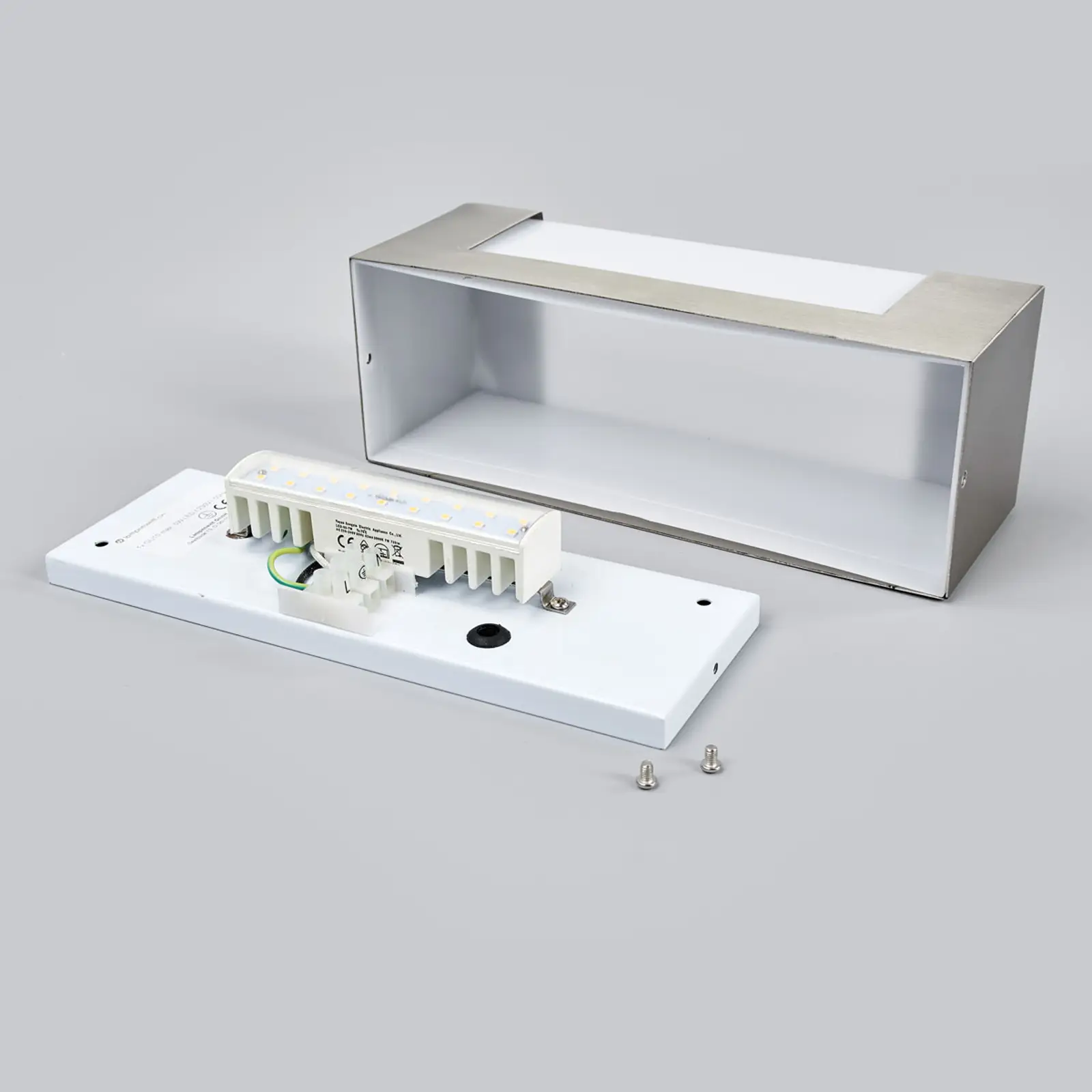 Severina - LED sieninis šviestuvas pagamintas iš nerūdijančio plieno