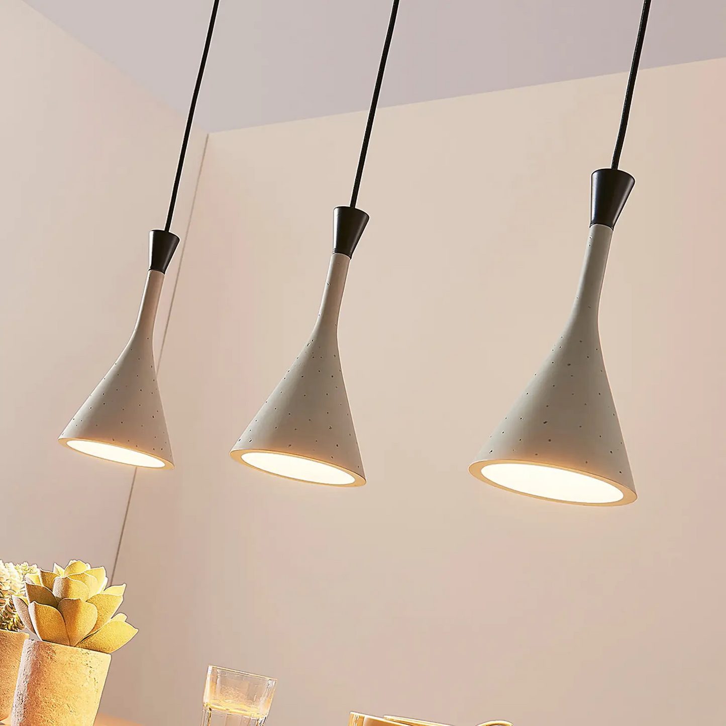 Flynn pakabinamas šviestuvas valgomajam, pilkas, 3 šviesos šaltinių