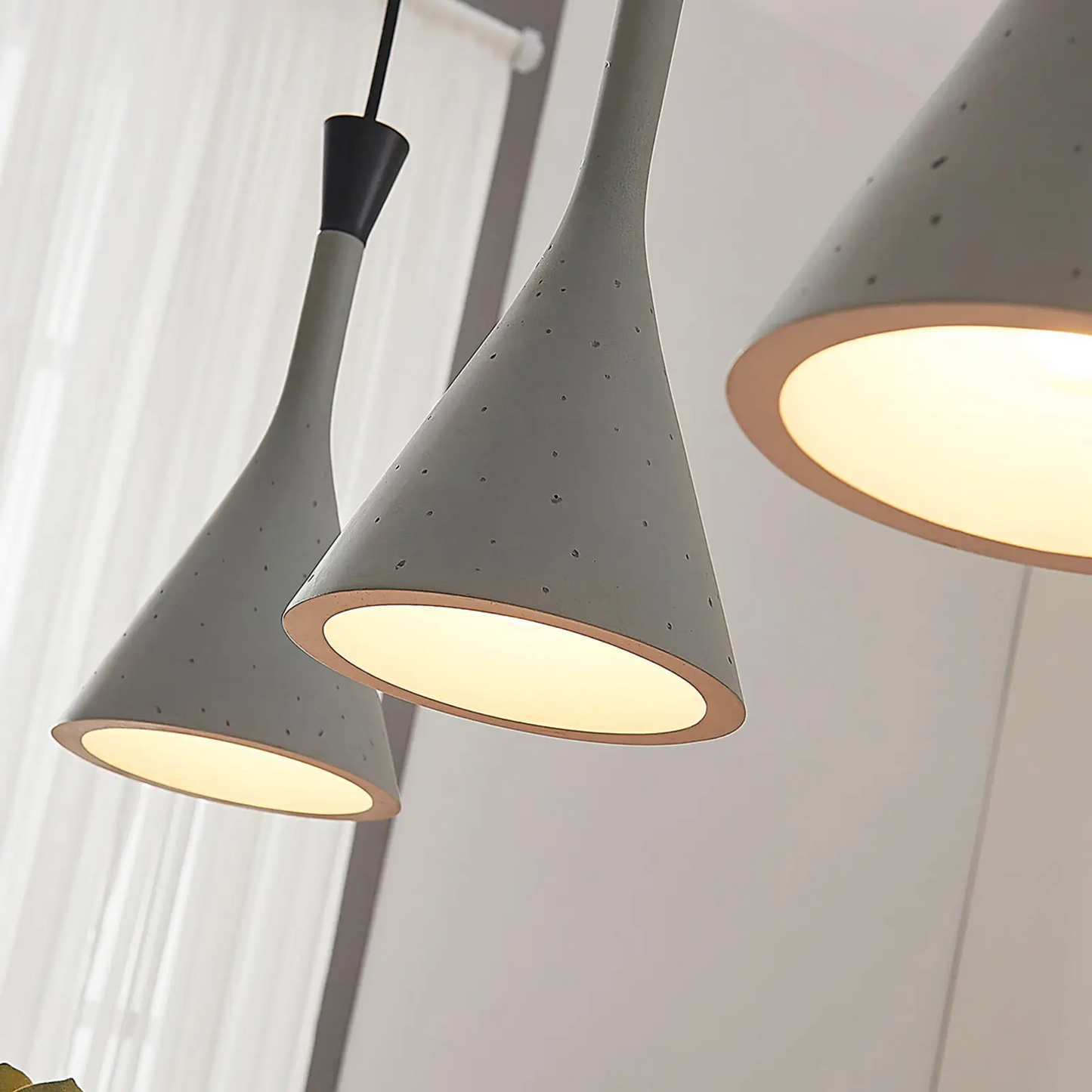 Flynn pakabinamas šviestuvas valgomajam, pilkas, 3 šviesos šaltinių