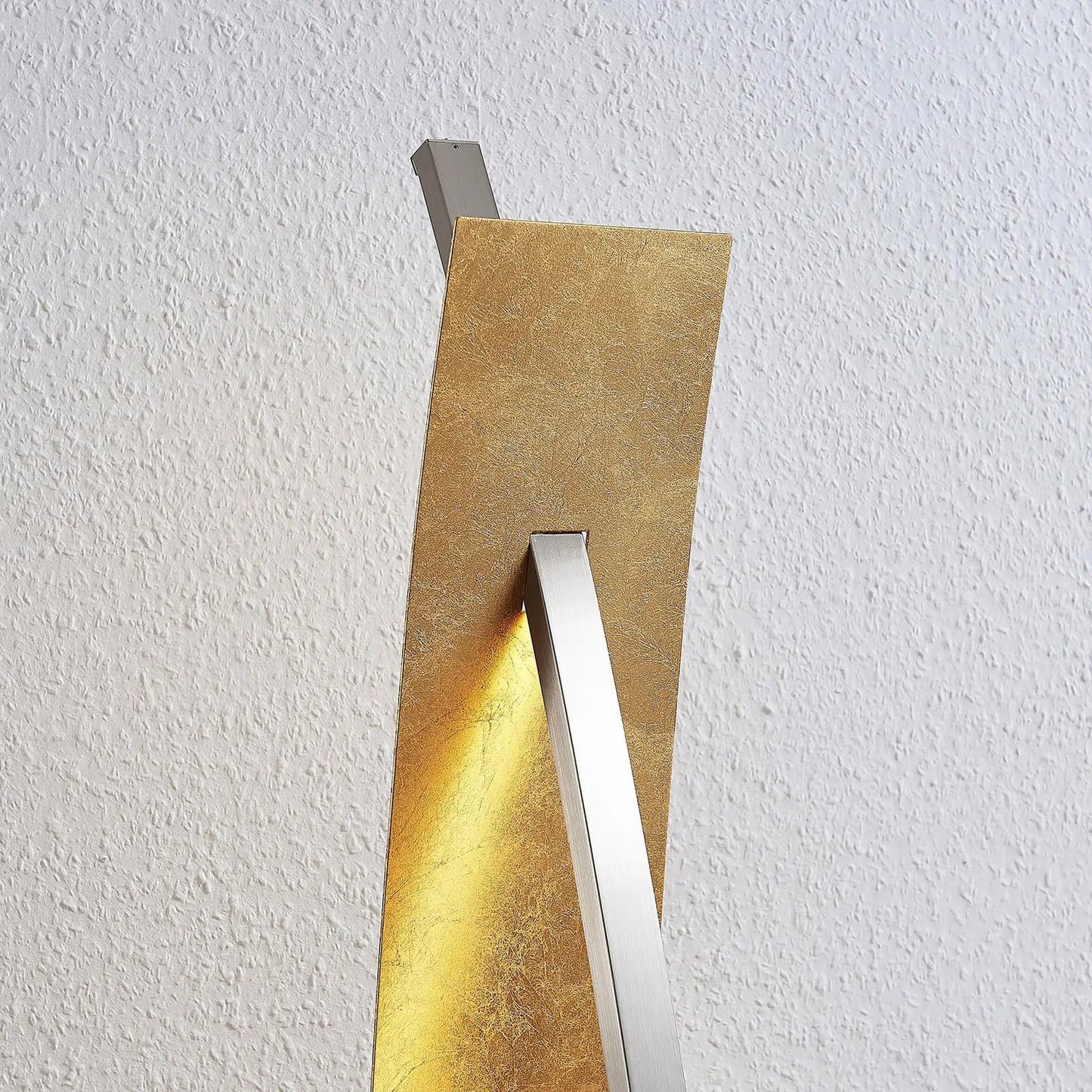 Elegantiško aukso spalvos LED toršeras Marija