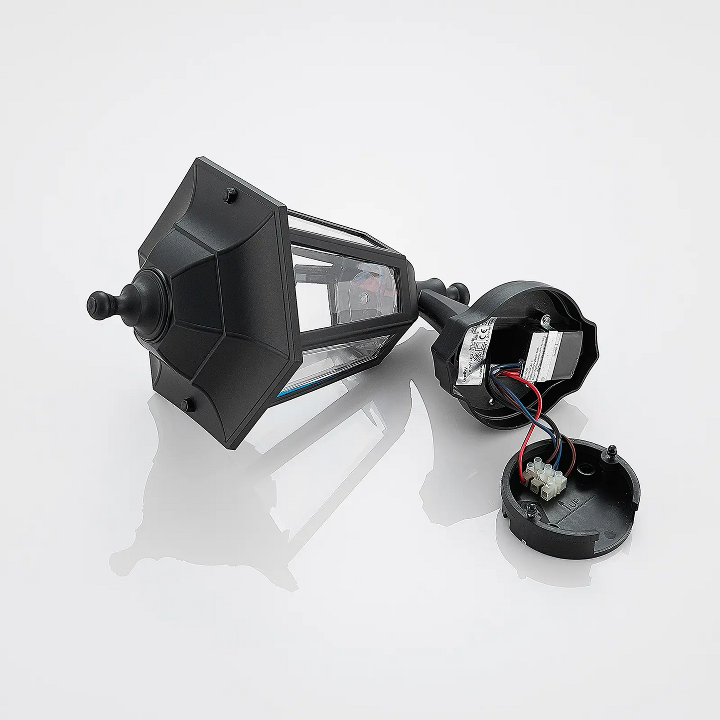 LED lauko sieninis žibintas Iavo su jutikliu