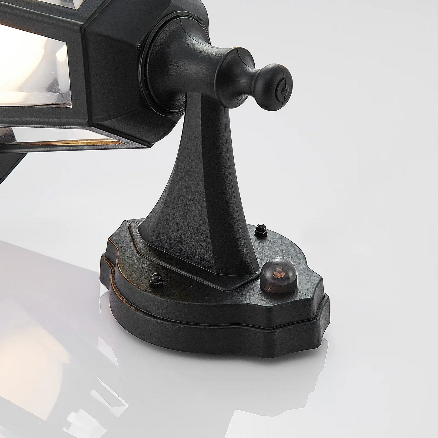 LED lauko sieninis žibintas Iavo su jutikliu