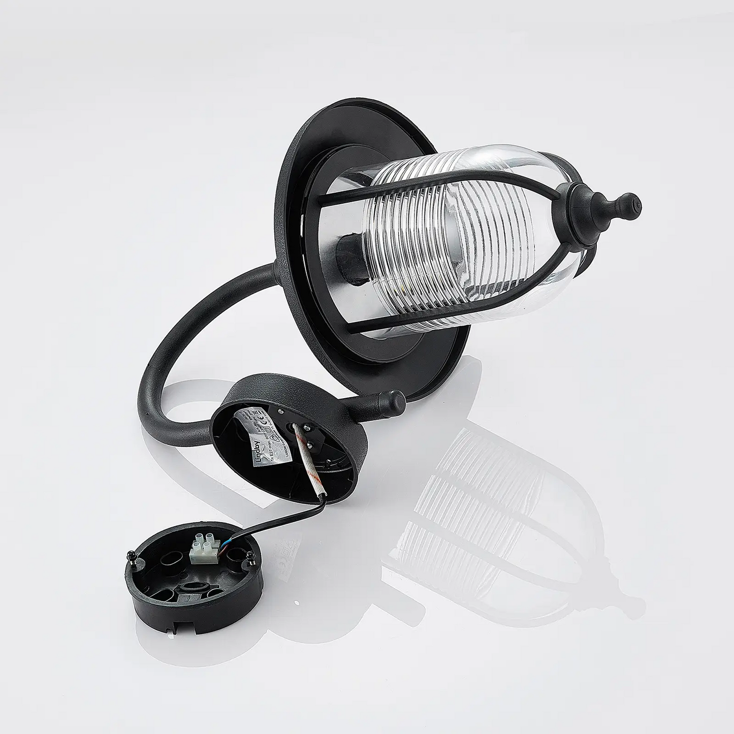 Sieninis lauko šviestuvas Naisha, difuzorius su grioveliais