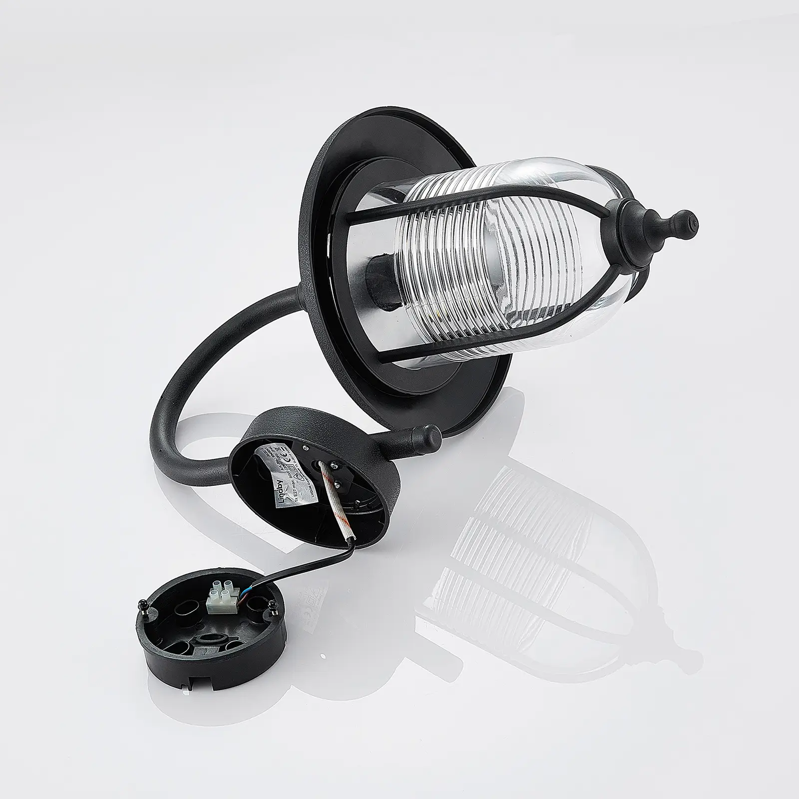 Sieninis lauko šviestuvas Naisha, difuzorius su grioveliais