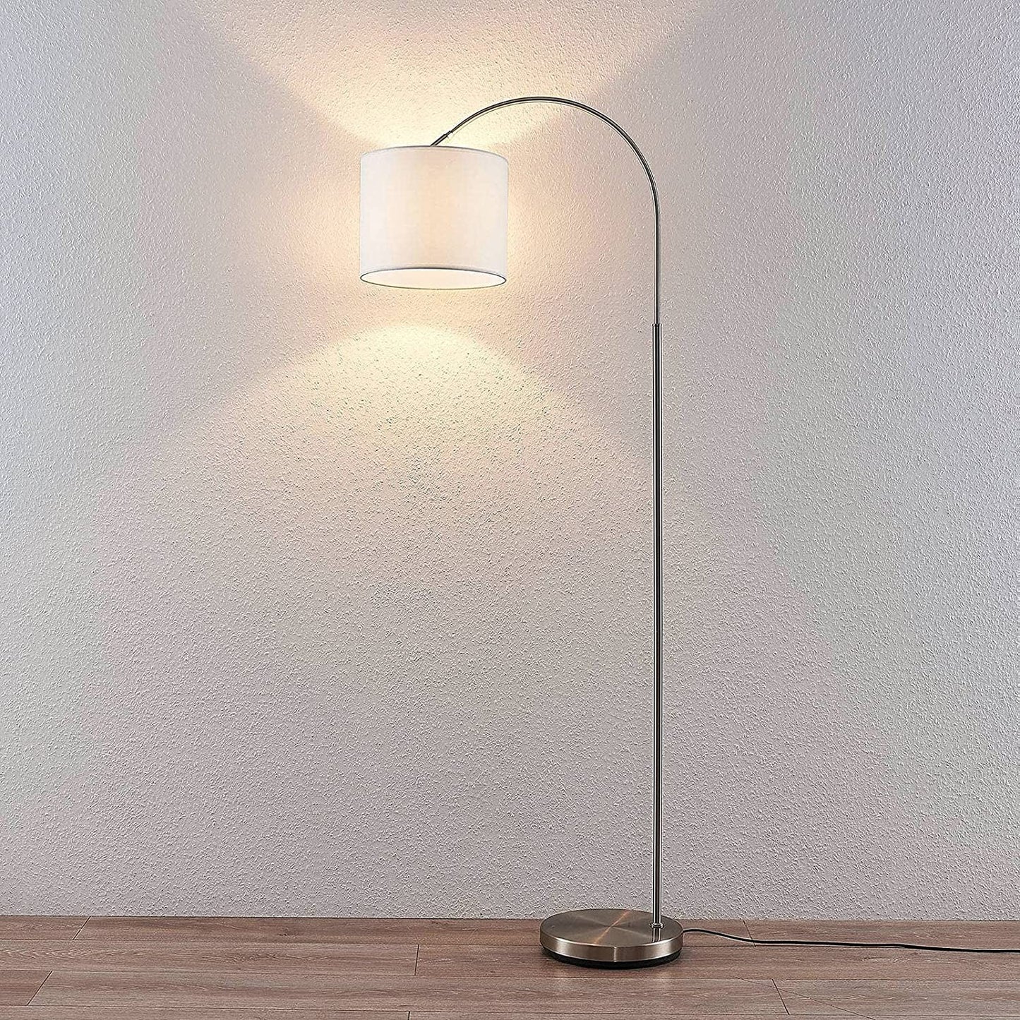 Arkinis toršeras Mateji su baltu atspalviu