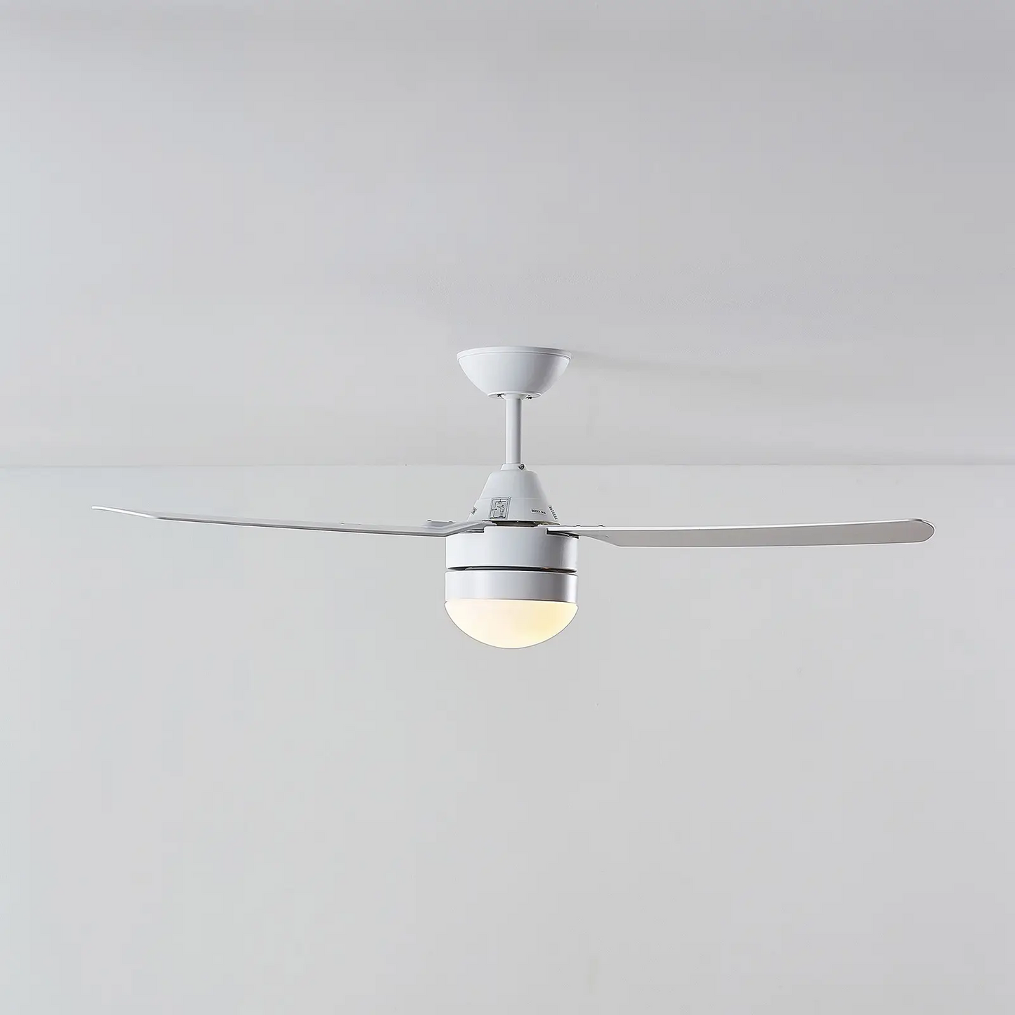 Starluna Andi apšviestas lubų ventiliatorius, E14