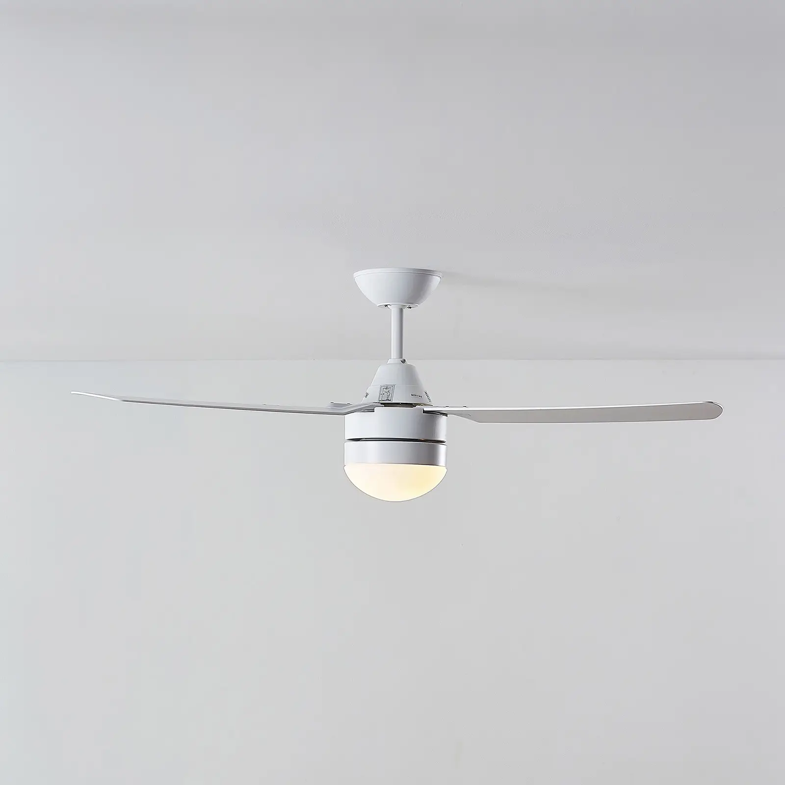 Starluna Andi apšviestas lubų ventiliatorius, E14