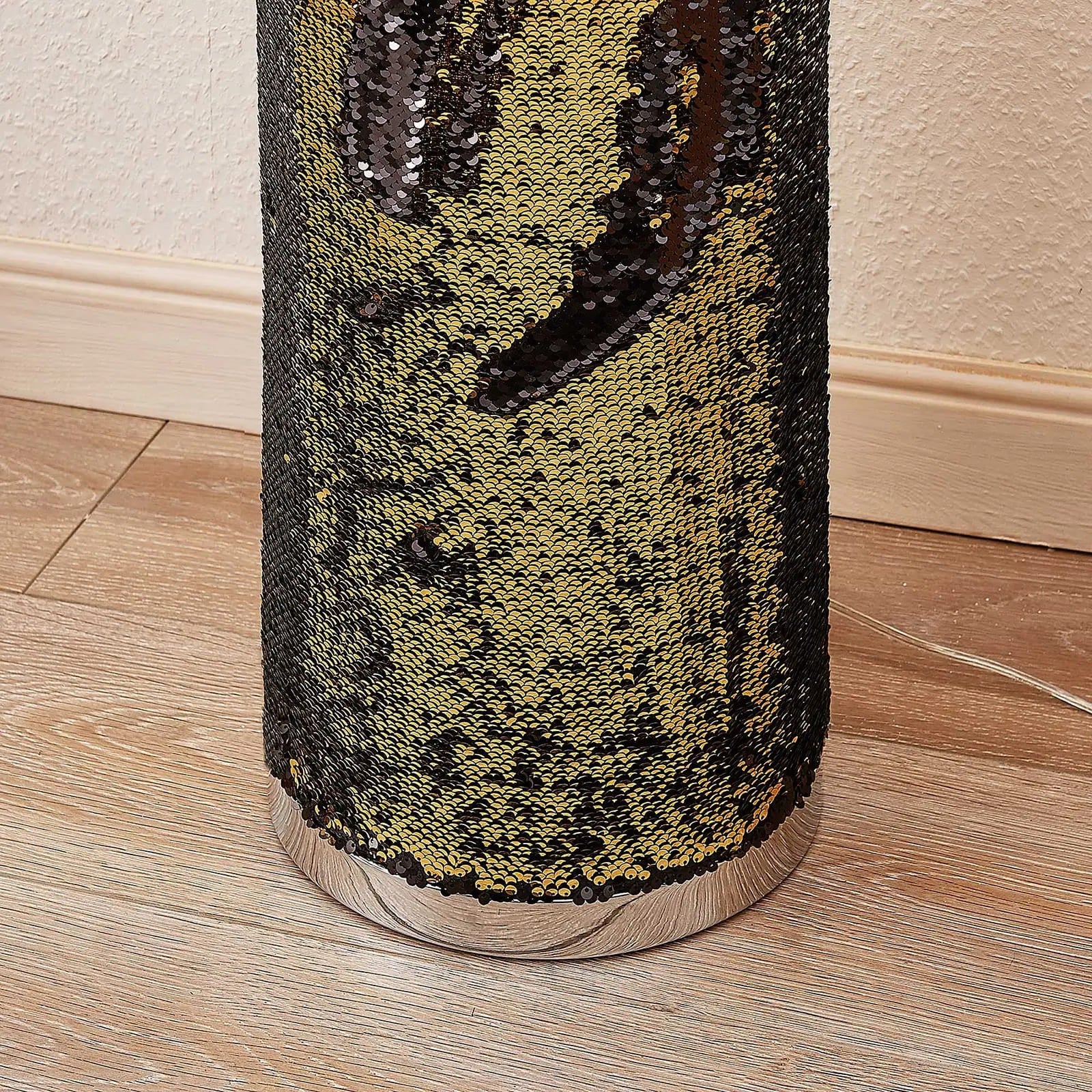 Lindby Jacira toršeras su apverčiamais blizgučiais