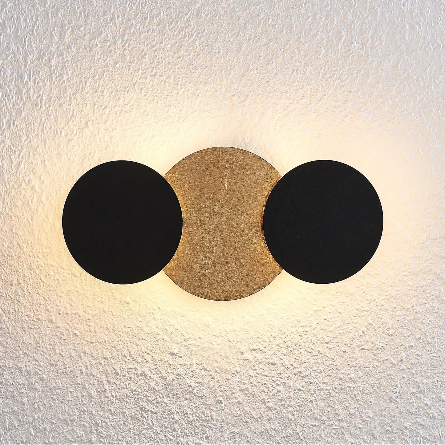 Lindby Gražina LED sieninis šviestuvas, trijų lempučių